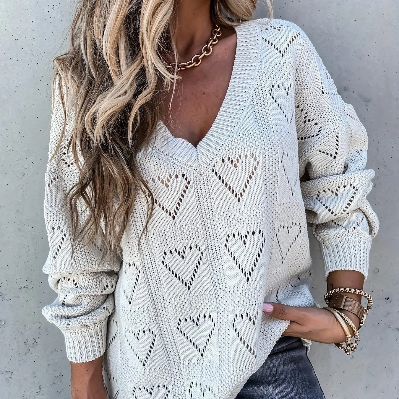 Fashion Heart Design Cut Out V Neck Sweater