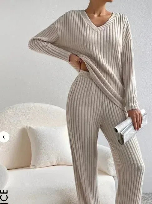 Trendy Ribbed Knit Cozy Set